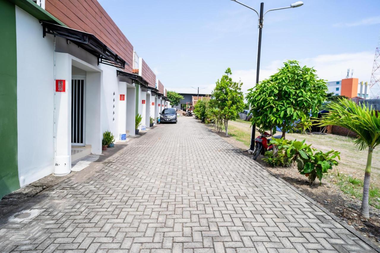 Koolkost Syariah Near Transmart Tegal Hotel Buitenkant foto